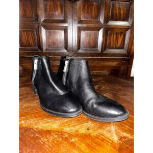 Kenneth Cole Levin  Preppy Academia Office Studios Edgy Black Boot Bootie
